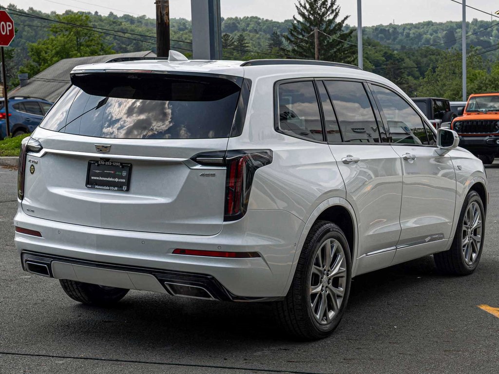 Vehicle image 4 of 50