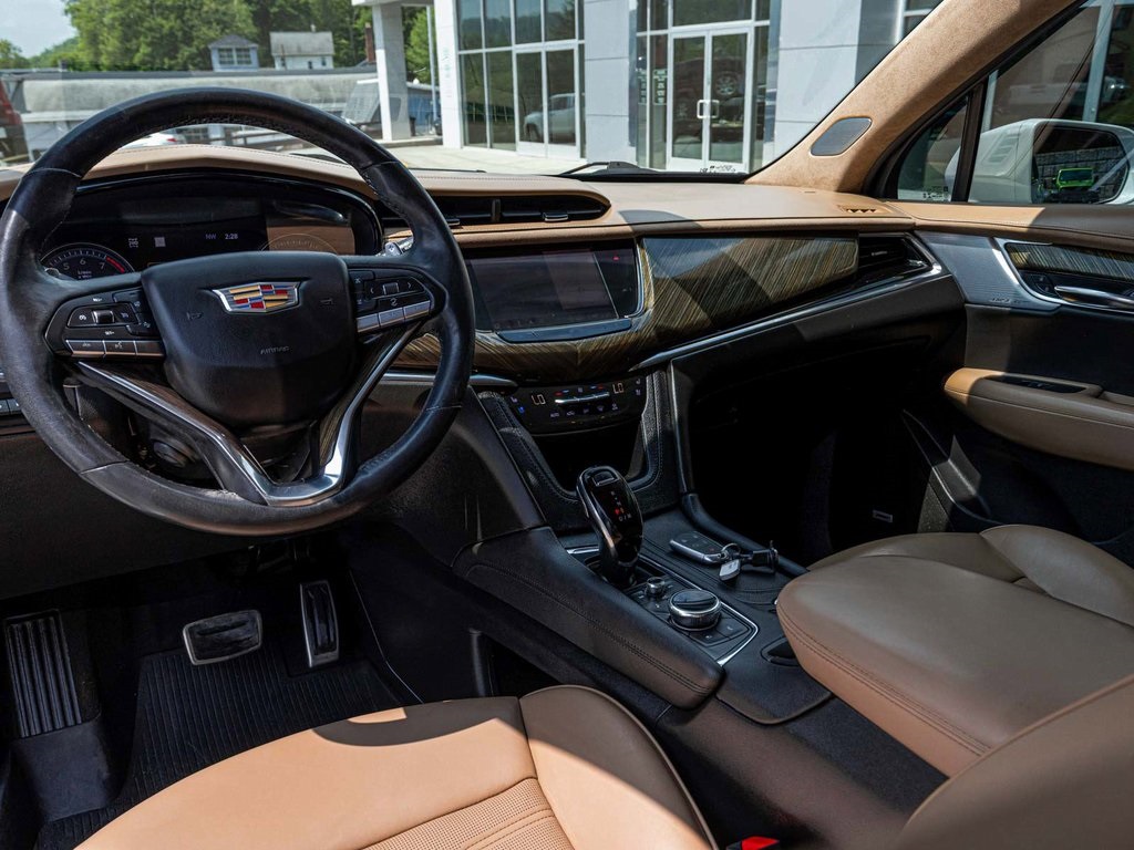Vehicle image 17 of 50