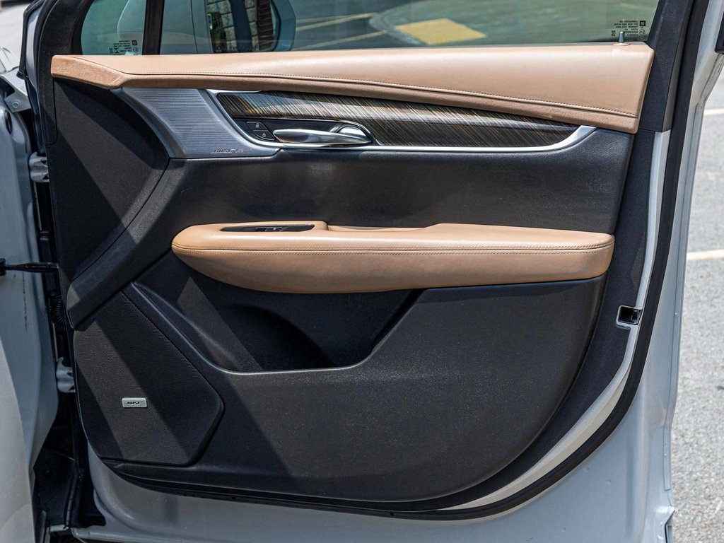 Vehicle image 13 of 50