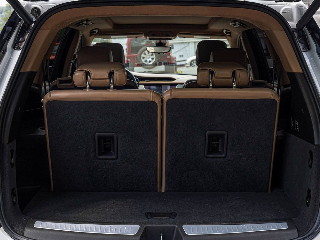 Vehicle image 39 of 50