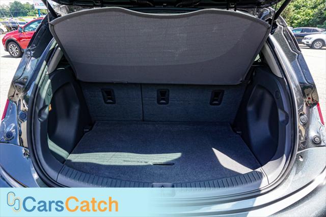 Vehicle image 17 of 35