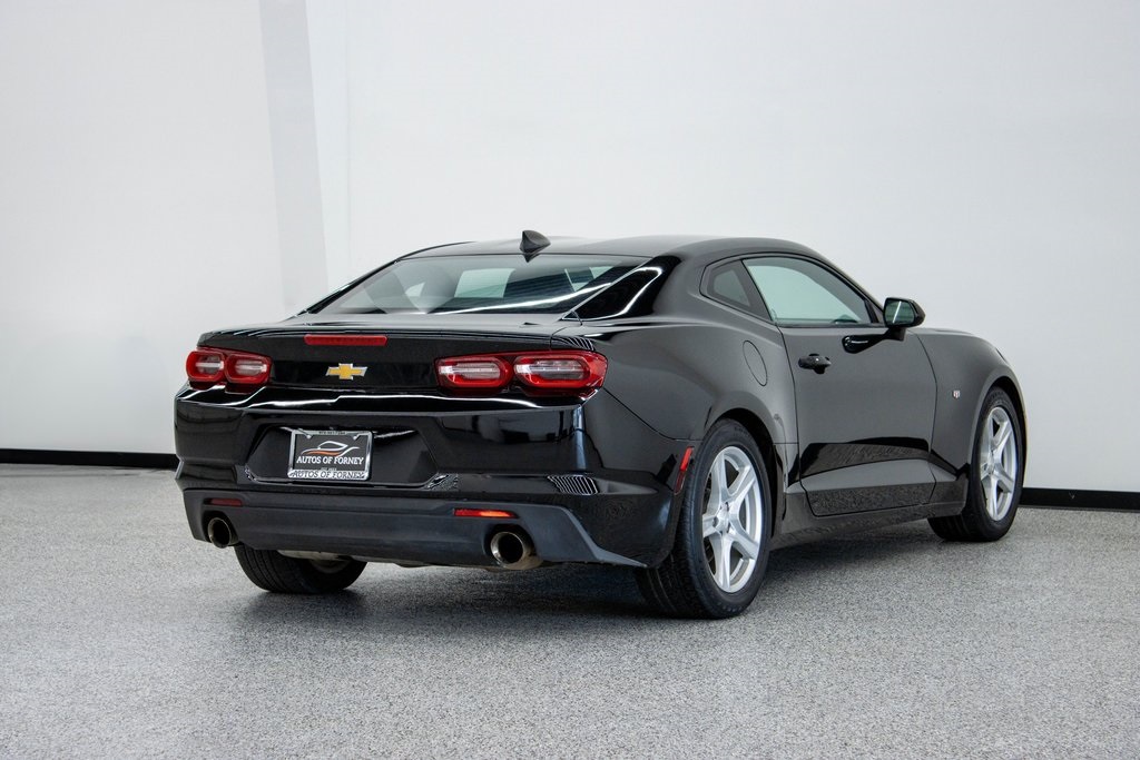 2020 Chevrolet Camaro 1LT Image 5 of 33