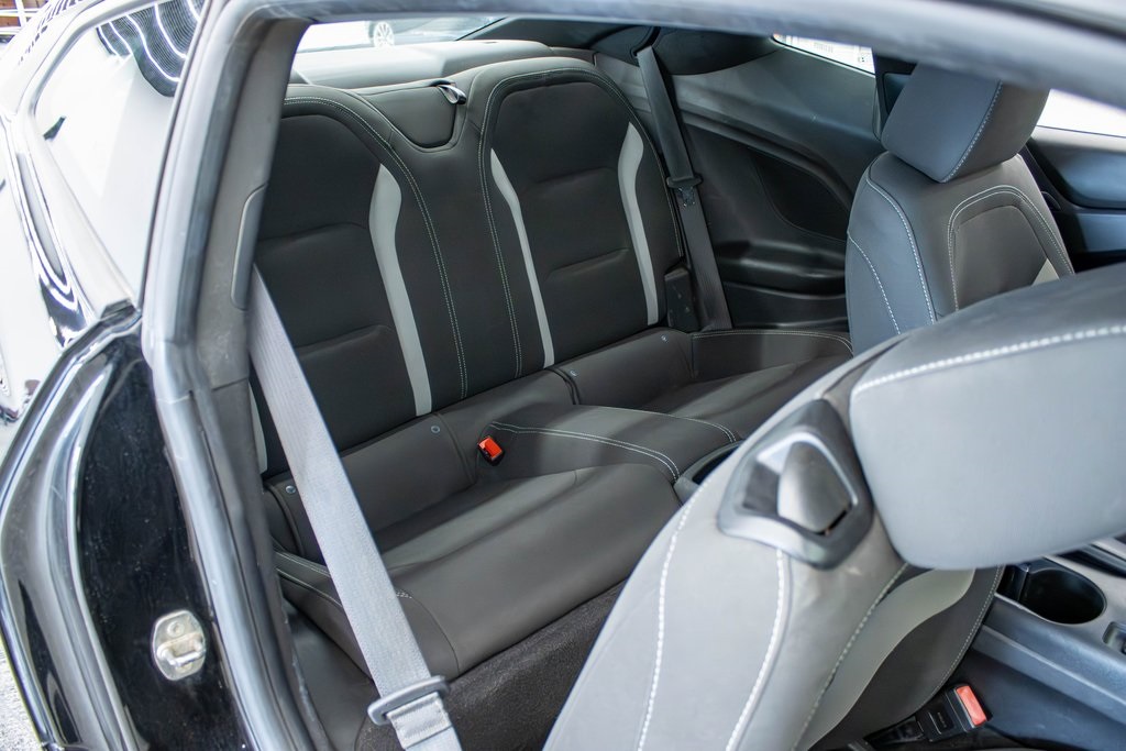 2020 Chevrolet Camaro 1LT Image 12 of 33