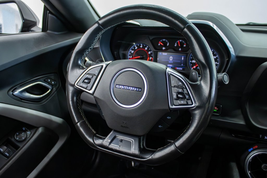 2020 Chevrolet Camaro 1LT Image 14 of 33