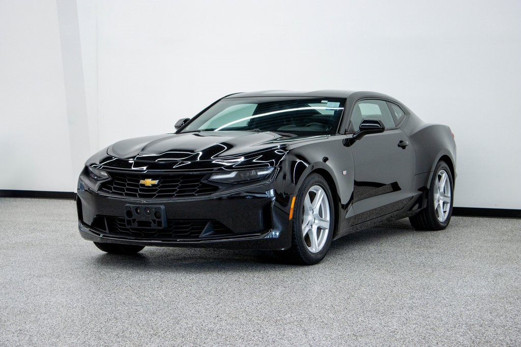 2020 Chevrolet Camaro 1LT Image 1 of 33