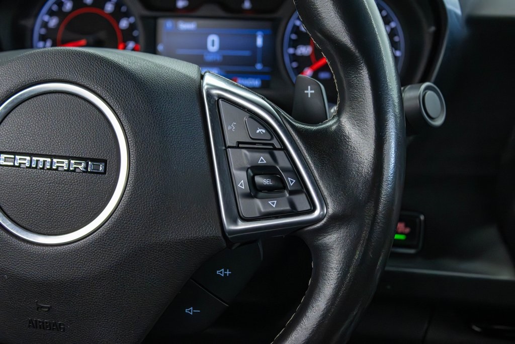2020 Chevrolet Camaro 1LT Image 15 of 33