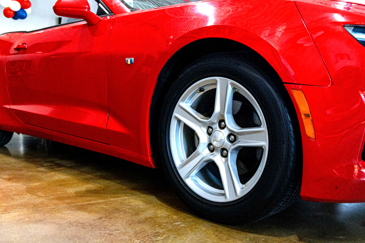 2020 Chevrolet Camaro 1LT Image 7 of 19