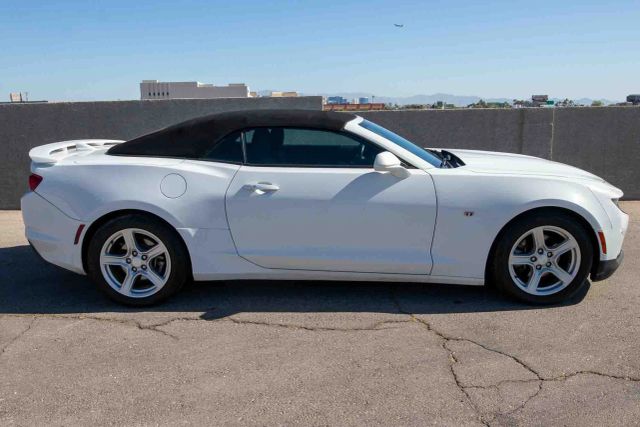 2020 Chevrolet Camaro 1LT Image 3 of 29