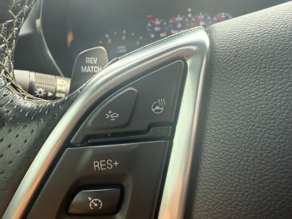 Vehicle image 21 of 25