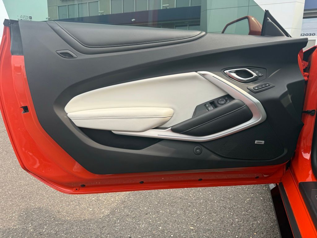 Vehicle image 20 of 25
