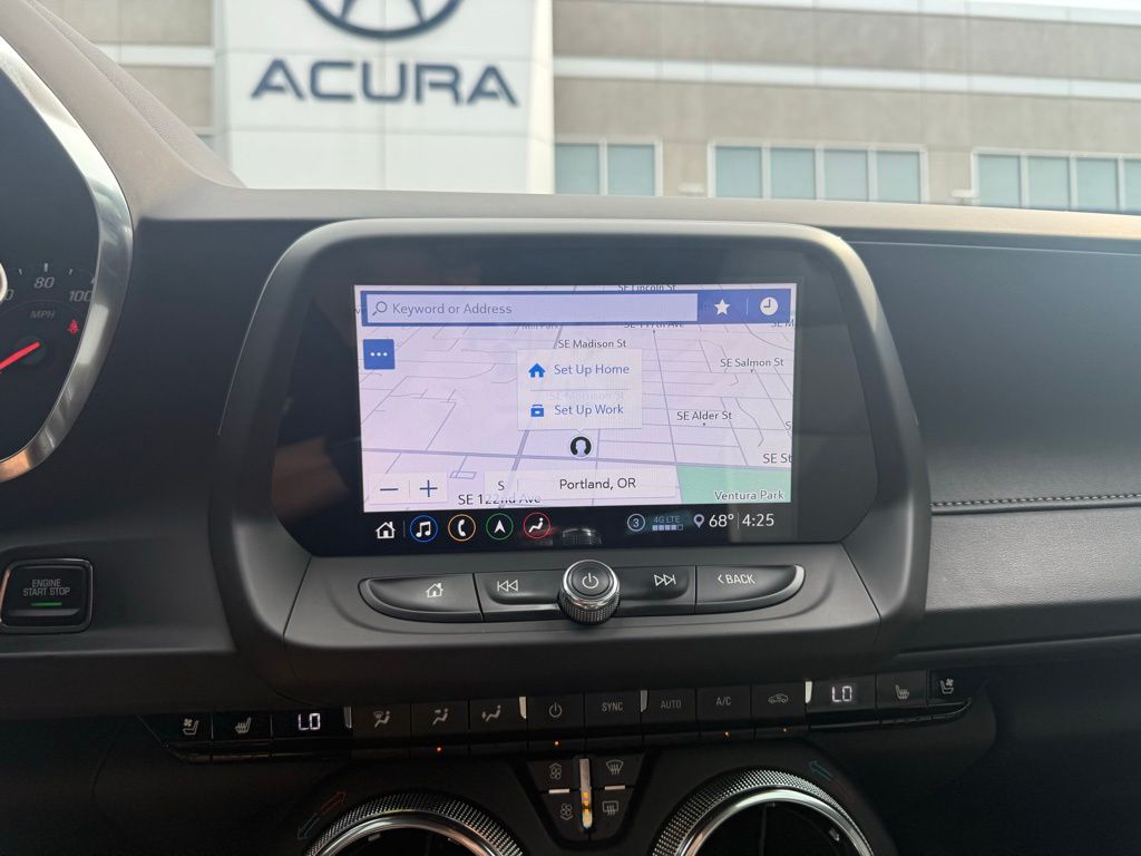 Vehicle image 18 of 25