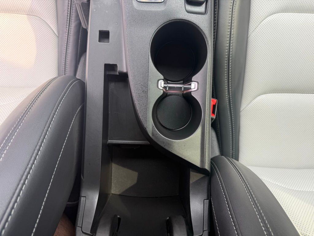 Vehicle image 24 of 25