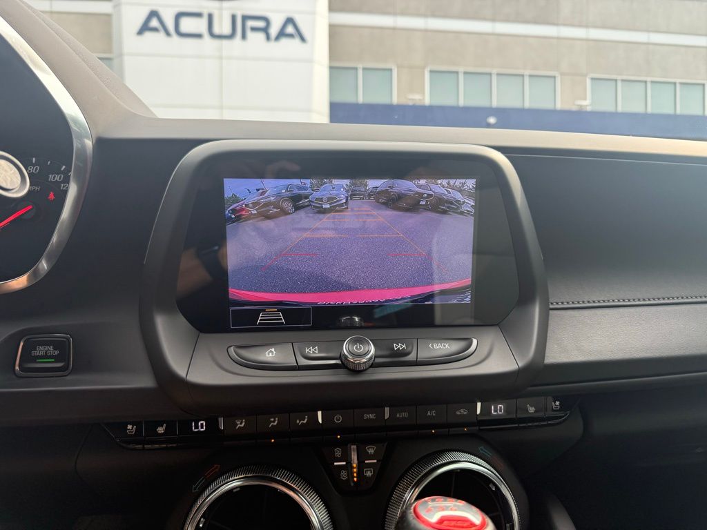Vehicle image 17 of 25