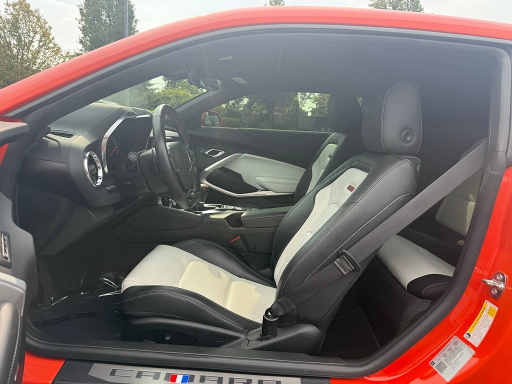 Vehicle image 12 of 25