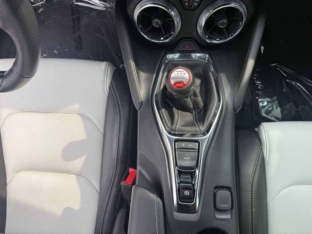 Vehicle image 19 of 25