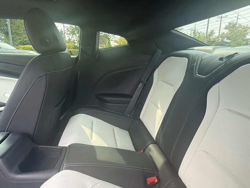 Vehicle image 14 of 25