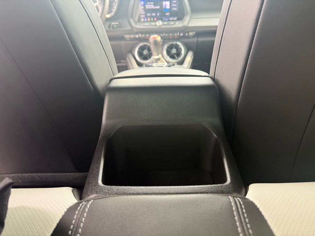 Vehicle image 23 of 25
