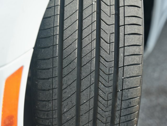 Vehicle image 28 of 34