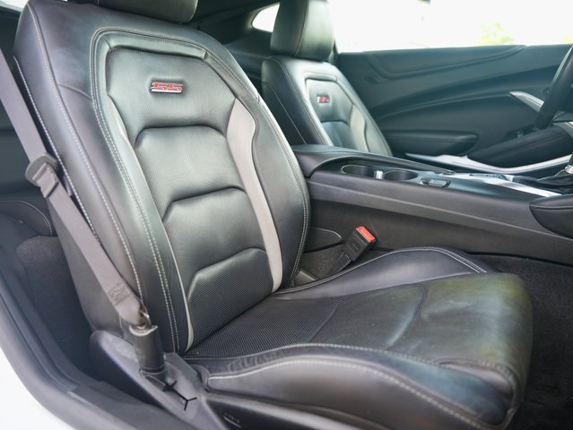 Vehicle image 9 of 34