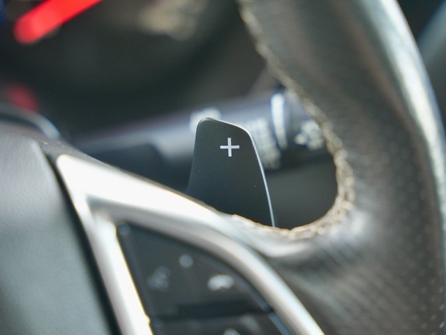 Vehicle image 21 of 34