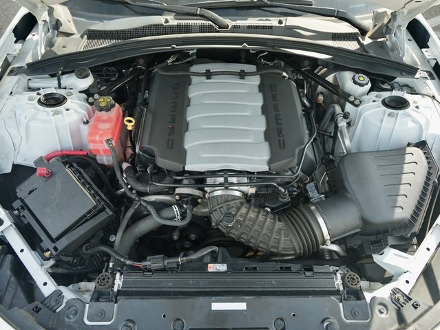 Vehicle image 33 of 34