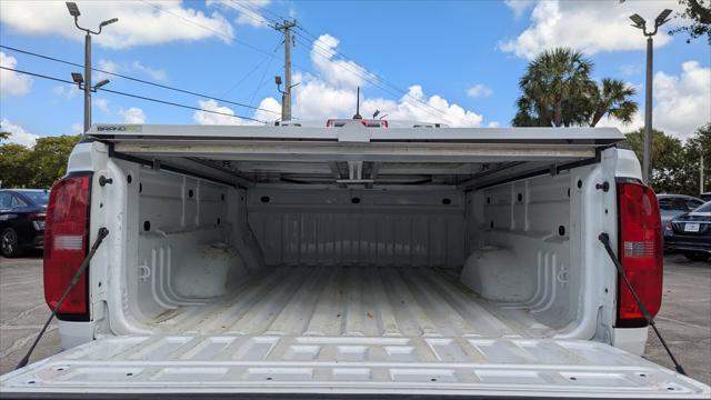 Vehicle image 16 of 31