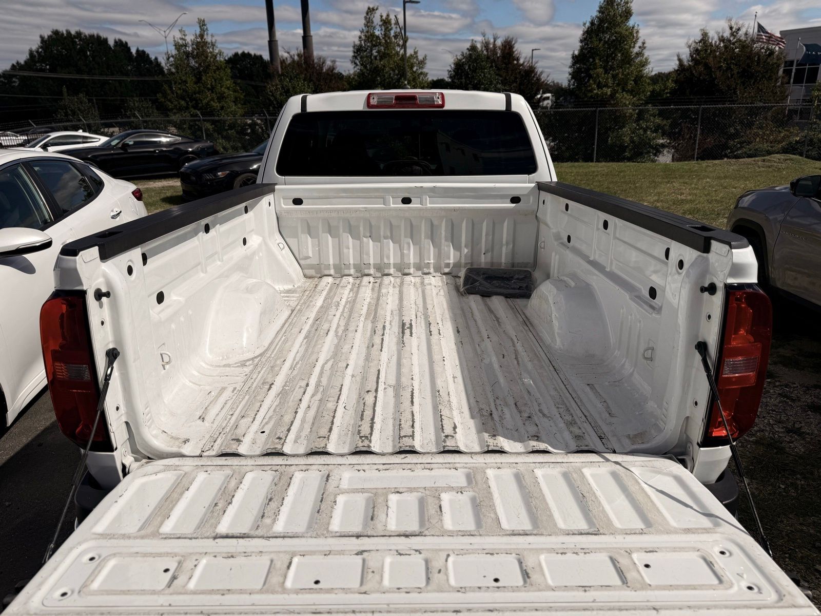2020 Chevrolet Colorado Work Truck Image 10 of 36
