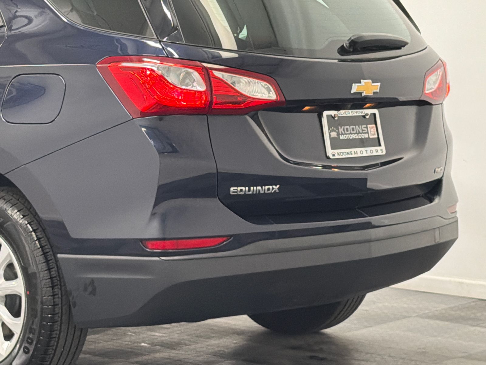 2020 Chevrolet Equinox LS Image 3 of 30