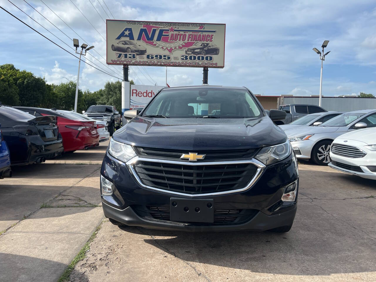 2020 Chevrolet Equinox LS Image 2 of 12