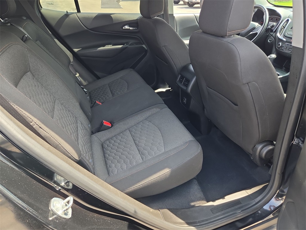 Vehicle image 25 of 32