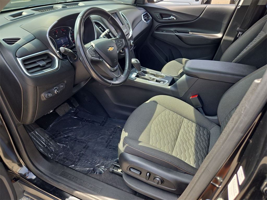 Vehicle image 18 of 32