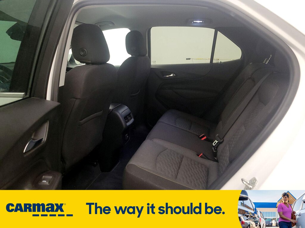 Vehicle image 24 of 29