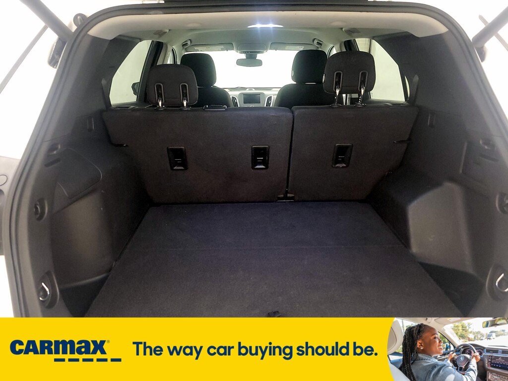 Vehicle image 25 of 29