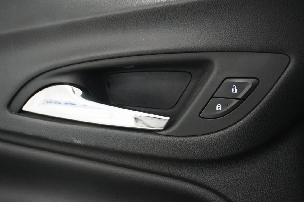 Vehicle image 16 of 34
