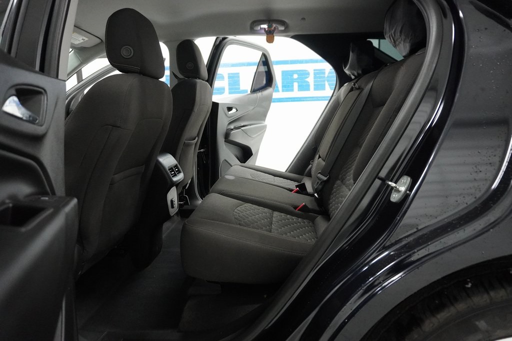 Vehicle image 33 of 34