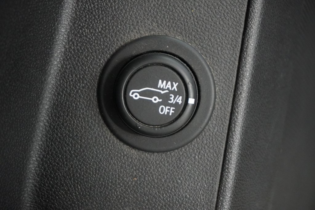 Vehicle image 15 of 34
