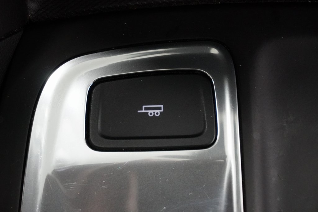 Vehicle image 30 of 34
