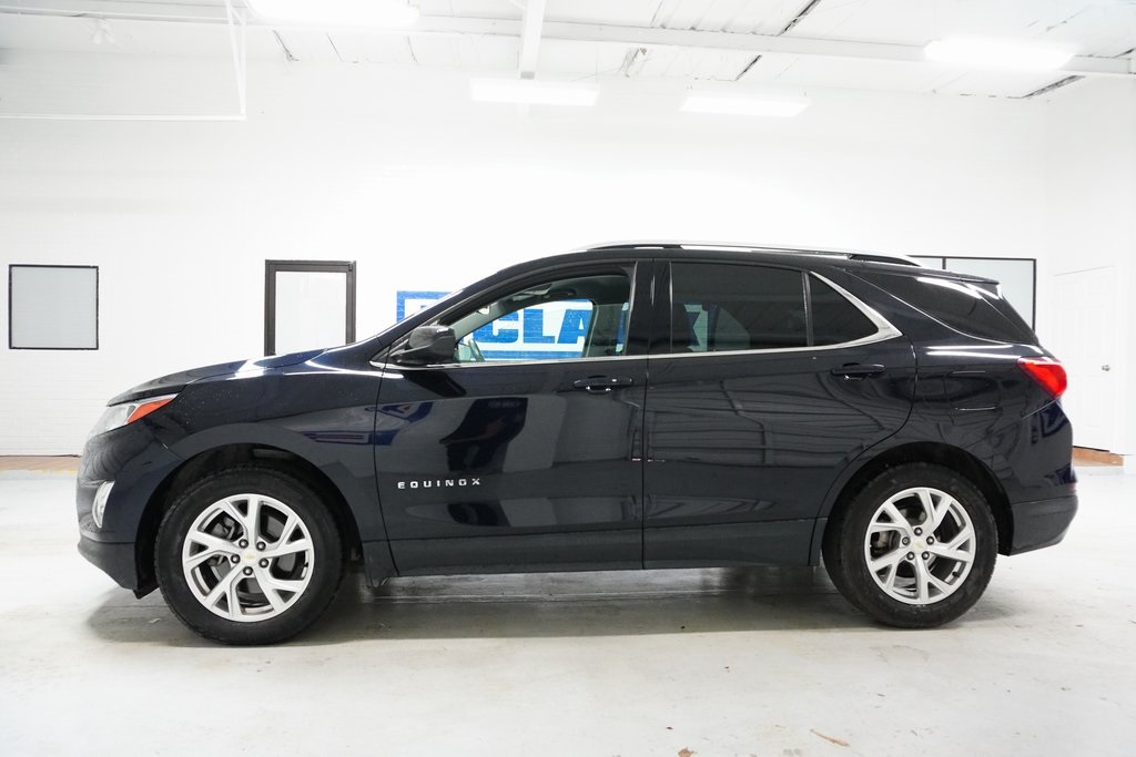 Vehicle image 8 of 34