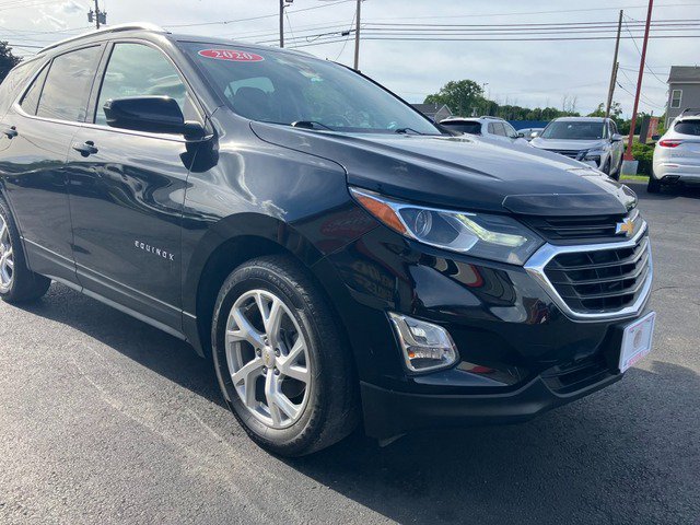 2020 Chevrolet Equinox LT Image 2 of 18