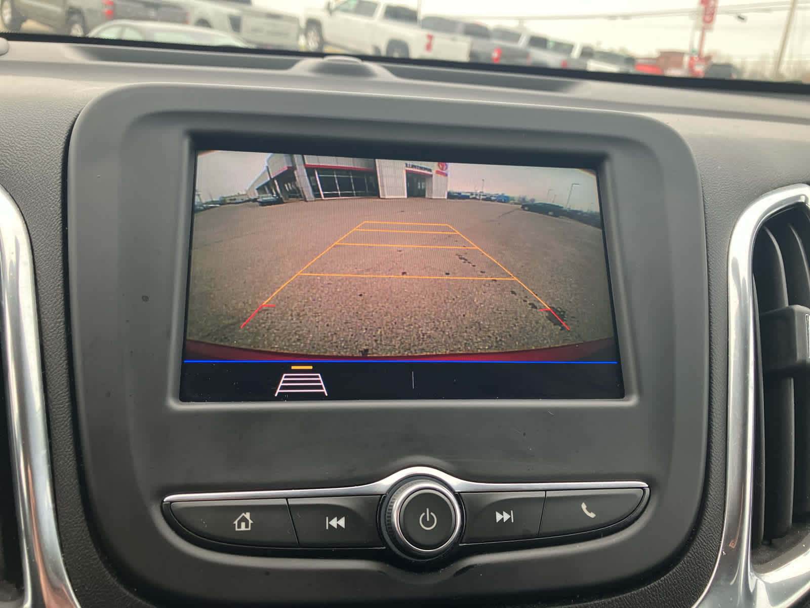 2020 Chevrolet Equinox LT Image 15 of 36