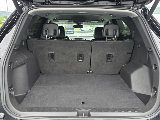 Vehicle image 17 of 26