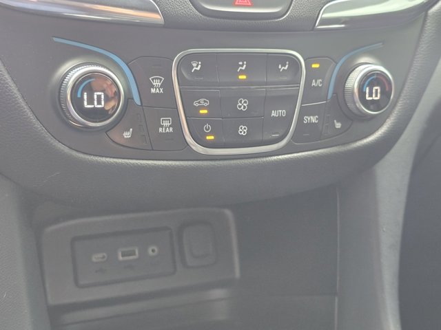 Vehicle image 24 of 26