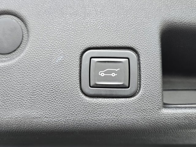 Vehicle image 18 of 26