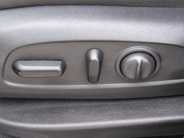 Vehicle image 21 of 43