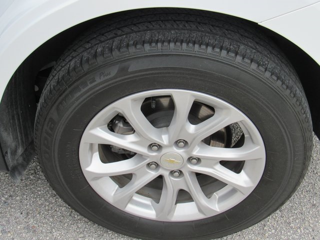 Vehicle image 18 of 43