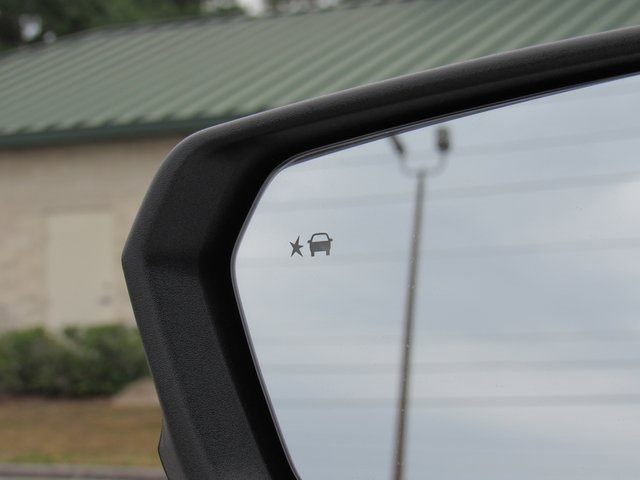 Vehicle image 33 of 43