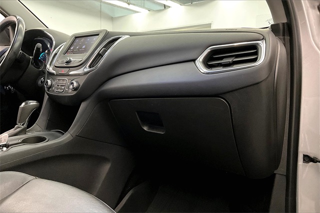 2020 Chevrolet Equinox LT Image 17 of 38