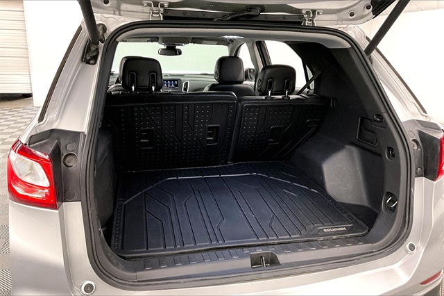 2020 Chevrolet Equinox LT Image 7 of 38