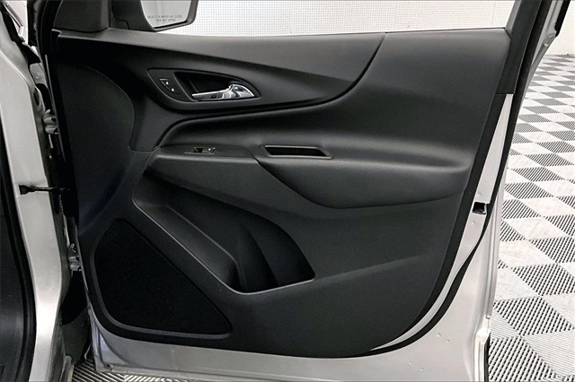 2020 Chevrolet Equinox LT Image 24 of 38