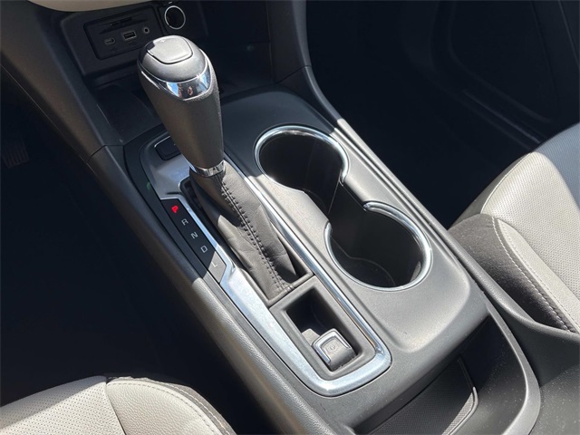 Vehicle image 33 of 34
